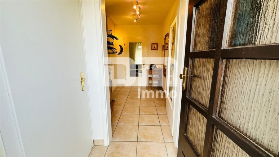 (R)eserviert!Gepflegtes Einfamilienhaus mit Terrasse, Balkon und schönem Gartenbereich - Windfang EG